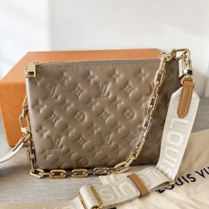 Bolsa LV Coussin PM louis vuitton